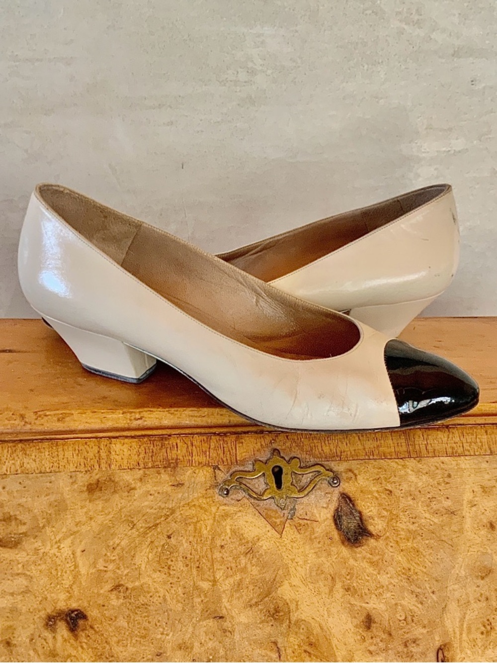 Bruno MAGLI Cap Toe Pump 8M🖤 - Picture 1 of 13